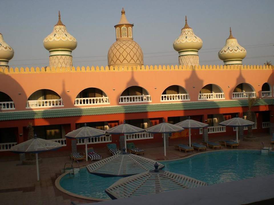 Pool vom Balkon Pickalbatros Alf Leila Wa Leila Resort - Neverland Hurghada