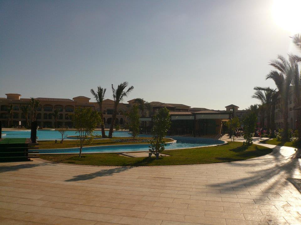 Hintere Poolanlage JAZ Aquamarine Resort