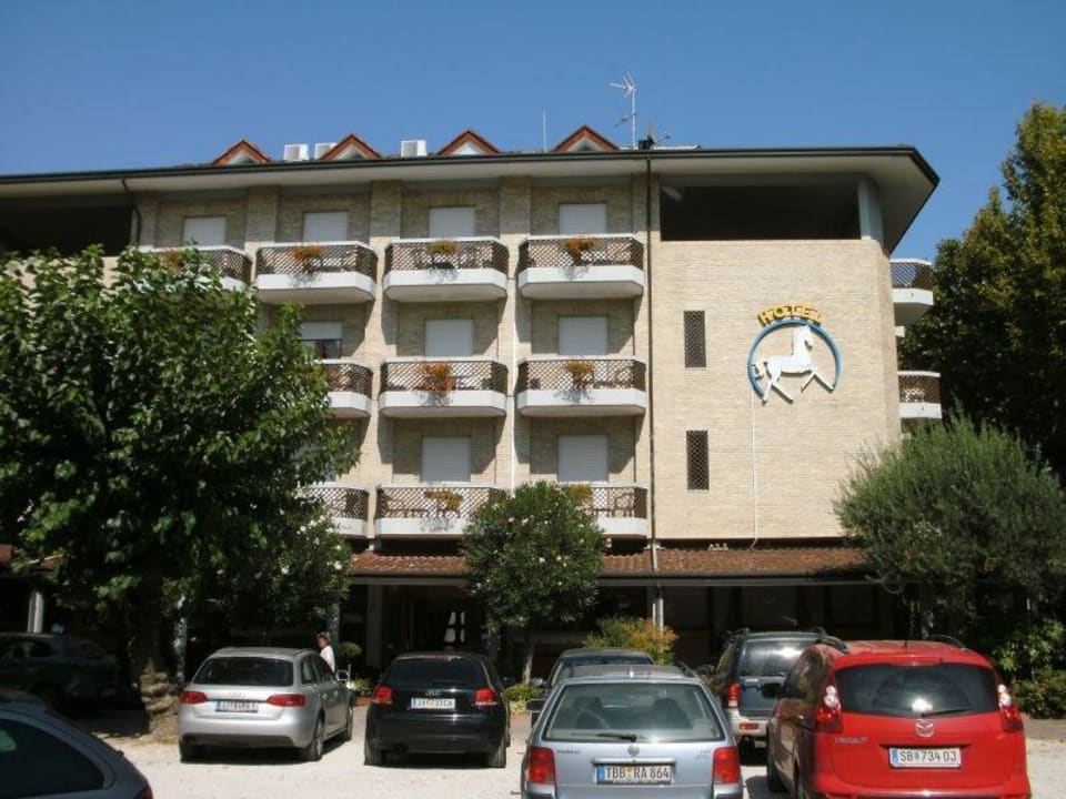 Hoeleingang Hotel Al Cavallino Bianco