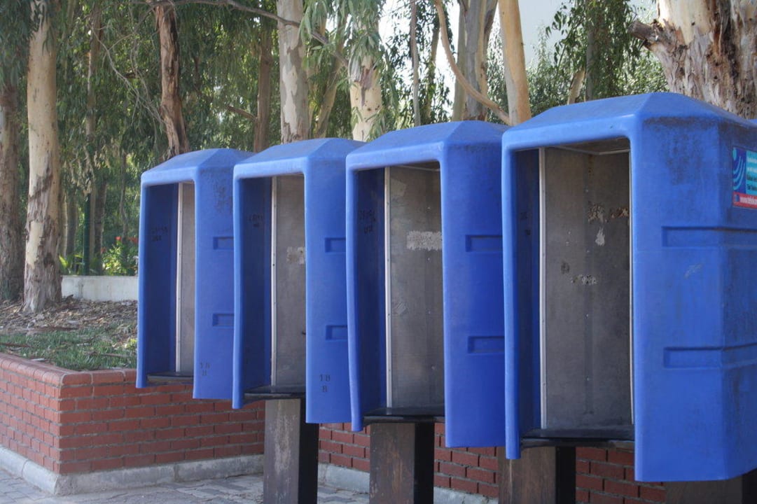 Telefonzellen auf dem Weg zum Strand Asteria Collection Side