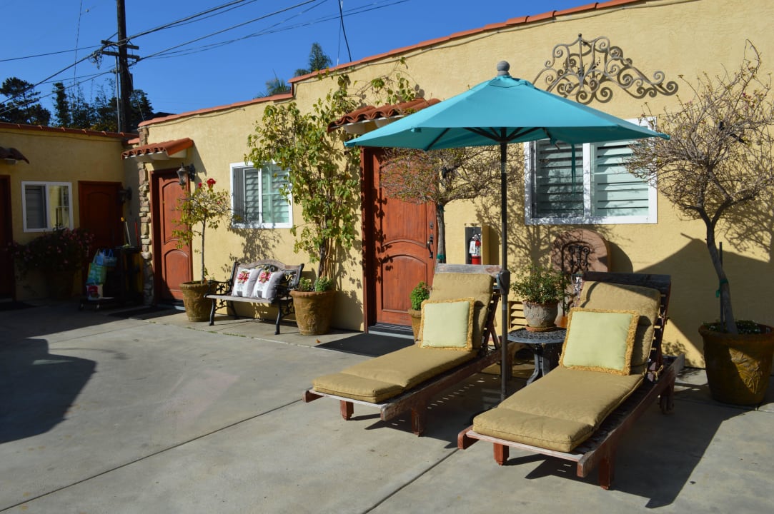 Innenhof Hotel Leucadia Beach Inn