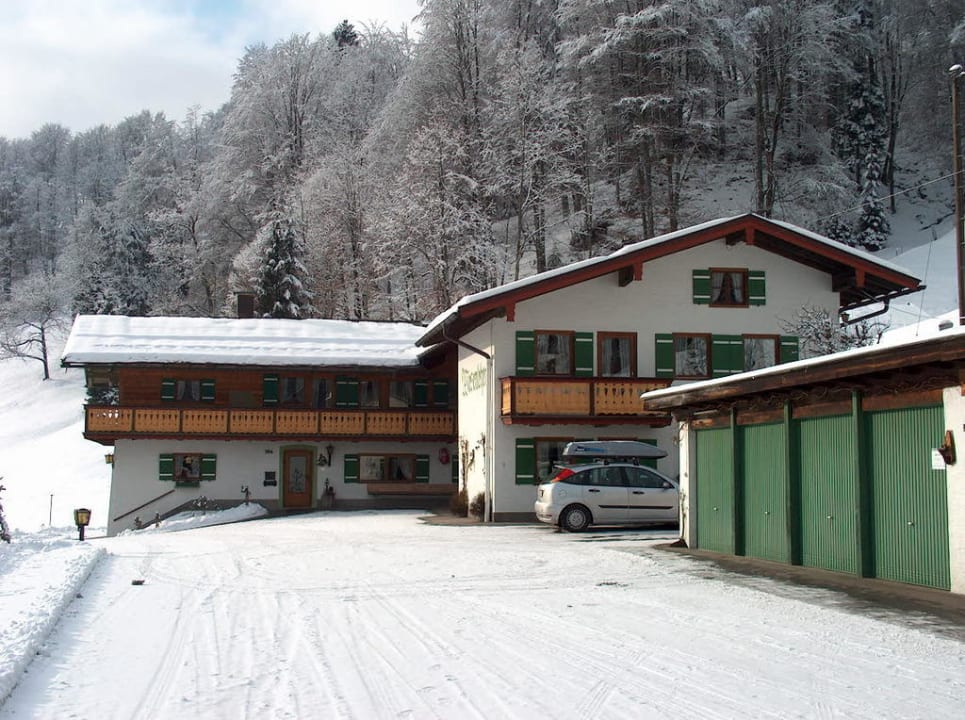 Genügend Parkmöglichkeit Ferienwohnungen Wiesenlehen