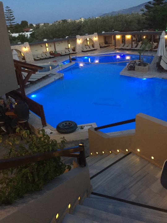 Pool Gaia Garden Hotel