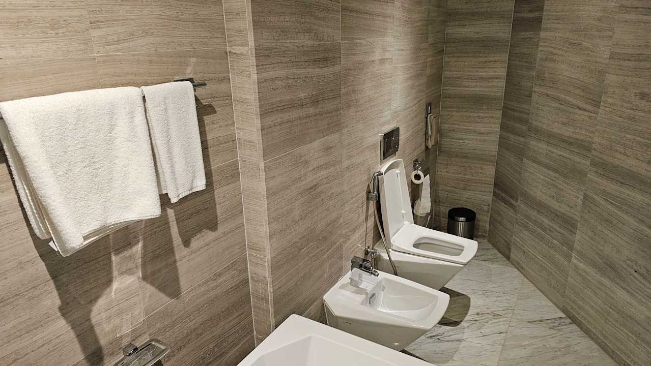 Zimmer Grand Millennium Muscat