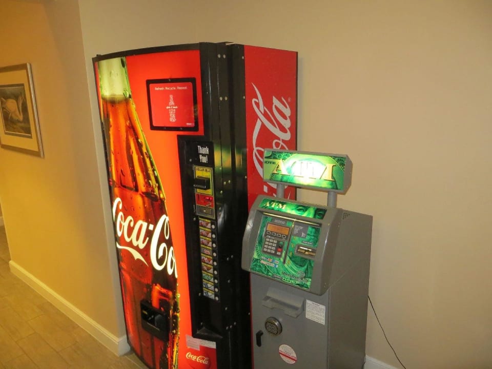 ATM Hotel Holiday Inn Express & Suites Marathon