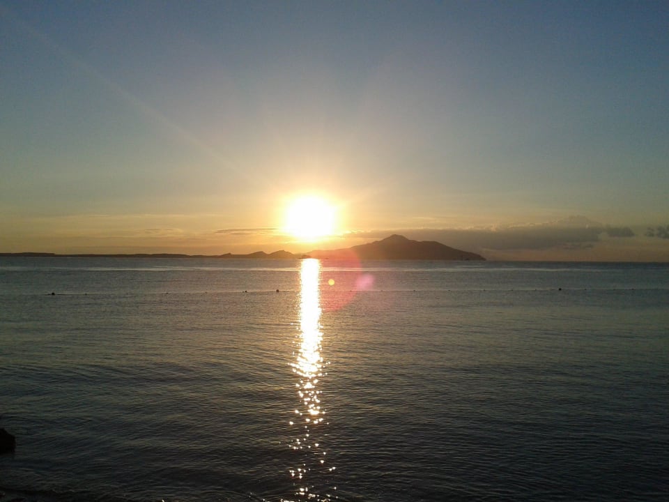 Blick vom Stran auf die Tiran Insel (Nationalpark) Charmillion Sea Life Resort