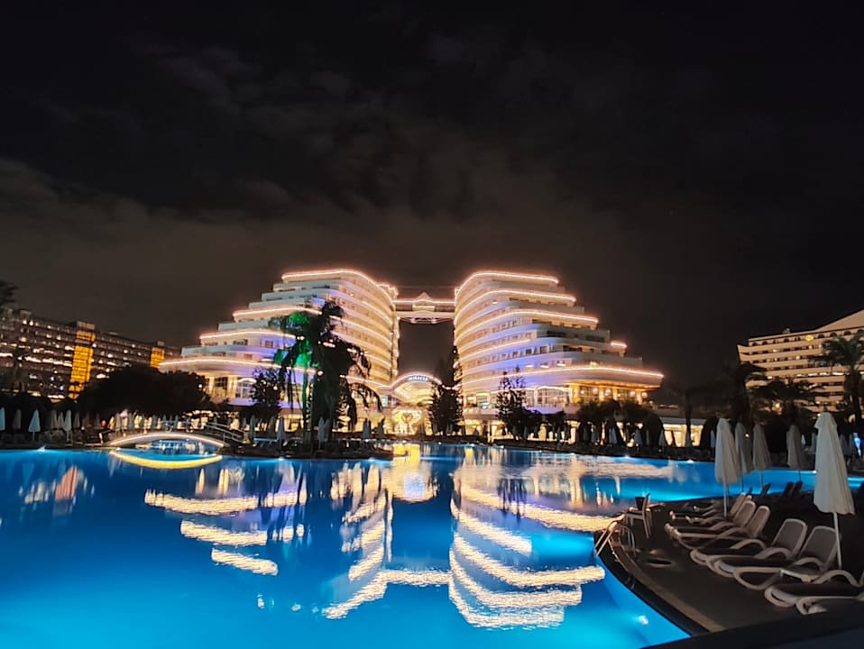 Pool Hotel Miracle Resort