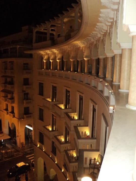 Balkone des Hotels bei Nacht beleuchtet Hotel Electra Palace