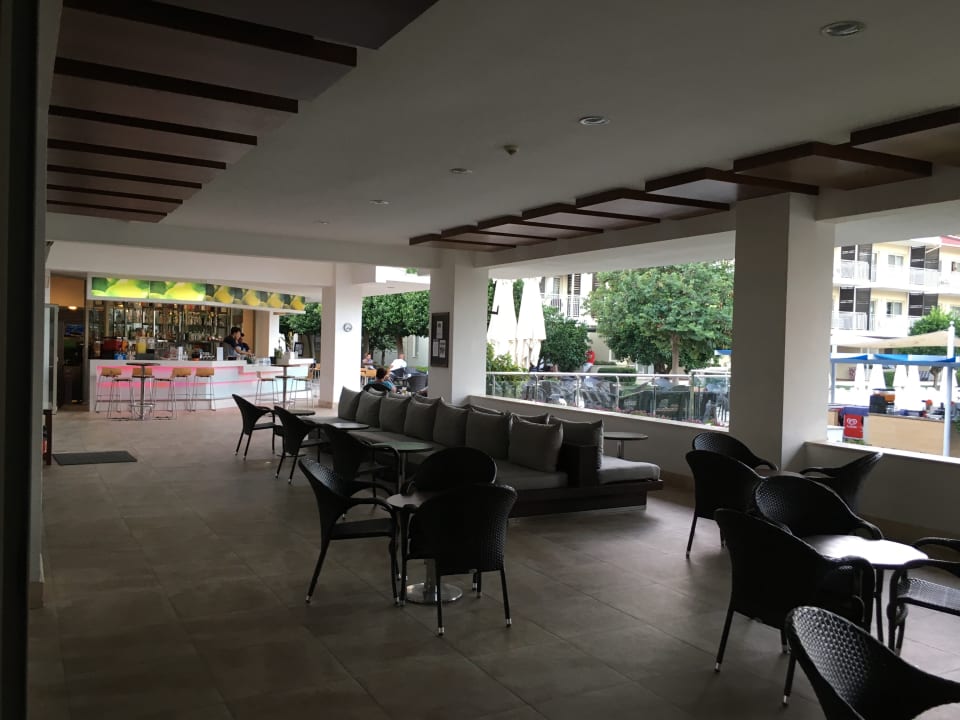 Lobby Barut B Suites