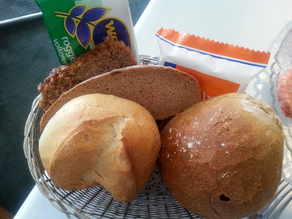 Wurde serviert. TOP-richtig frische Bäckerbrötchen Hotel Bremer Schlüssel