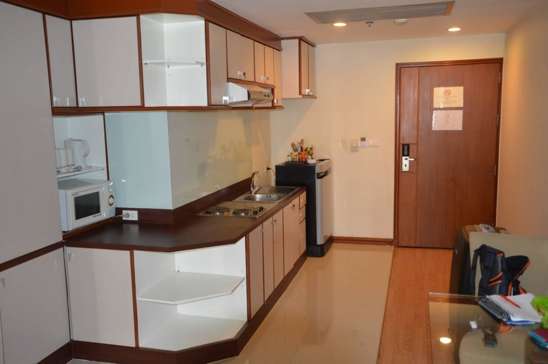 Küchenzeile Hotel Evergreen Place Bangkok