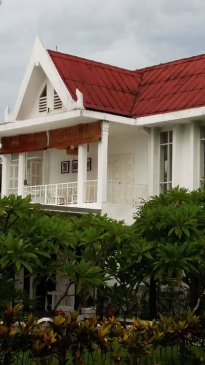 Widok na balkon pokoju Maison Room Homm Souvannaphoum Luang Prabang
