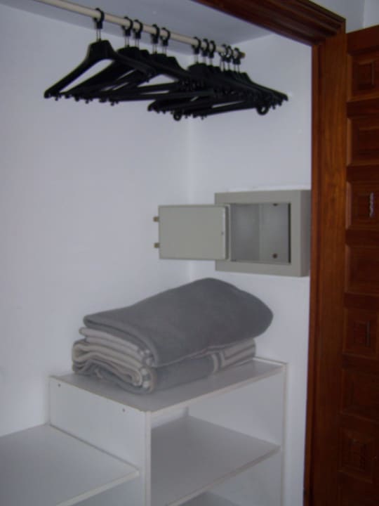 Wandschrank & Zimmersafe Bahía de Alcúdia Hotel & Spa