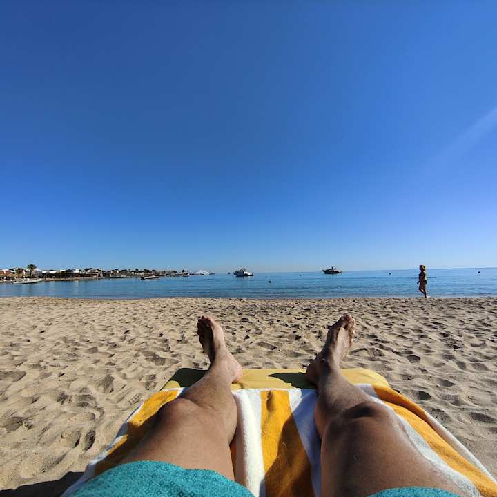 Zimmer Lotus Bay Beach Resort