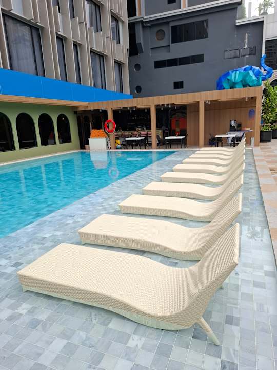 Pool Pipa Hotel Bangkok Sukhumvit 11