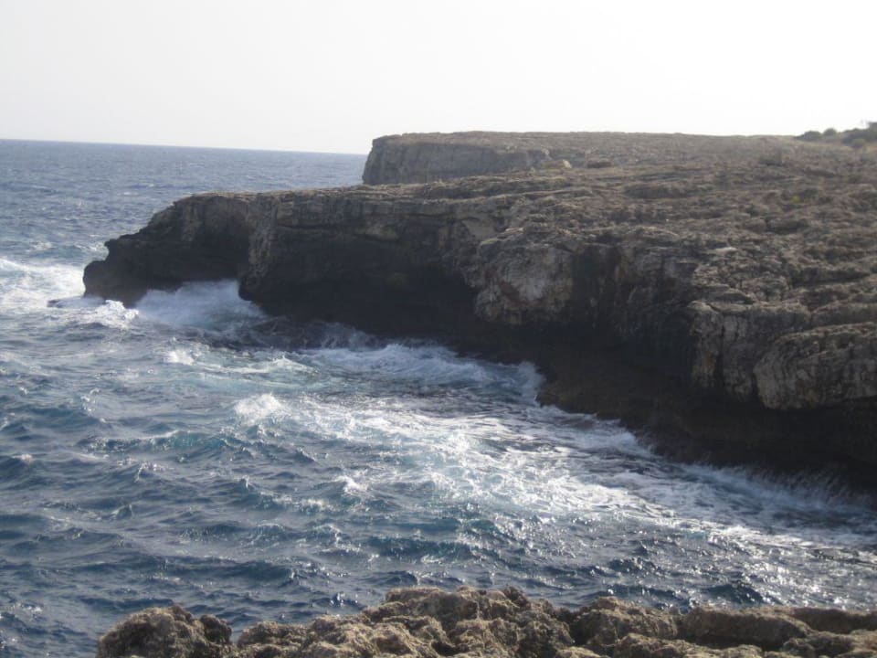 Steilküste in der Nähe des Hotels Gavimar La Mirada Club Resort