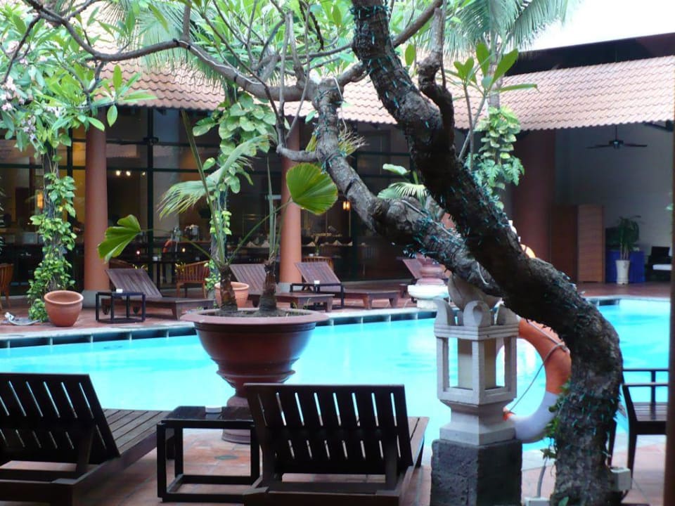 Pool Parkroyal Saigon Hotel