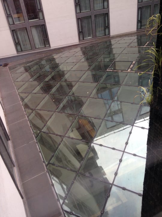 Blick auf das Lobbydach DoubleTree by Hilton Hotel London - Tower of London