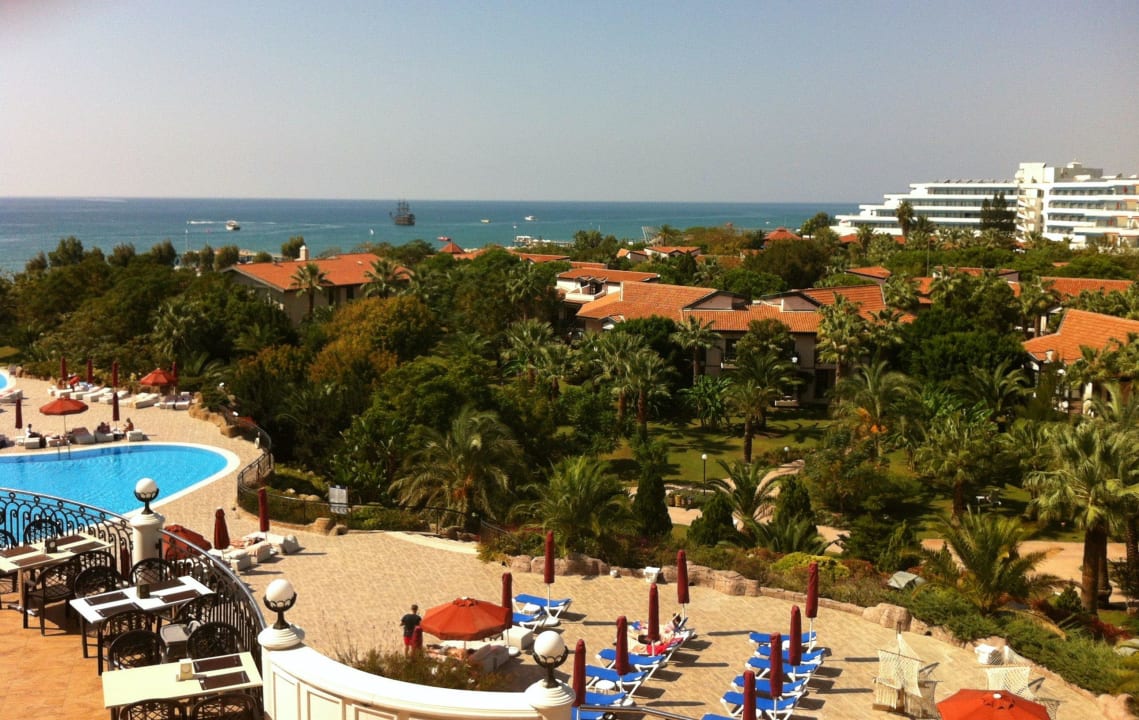 111 Starlight Resort Hotel