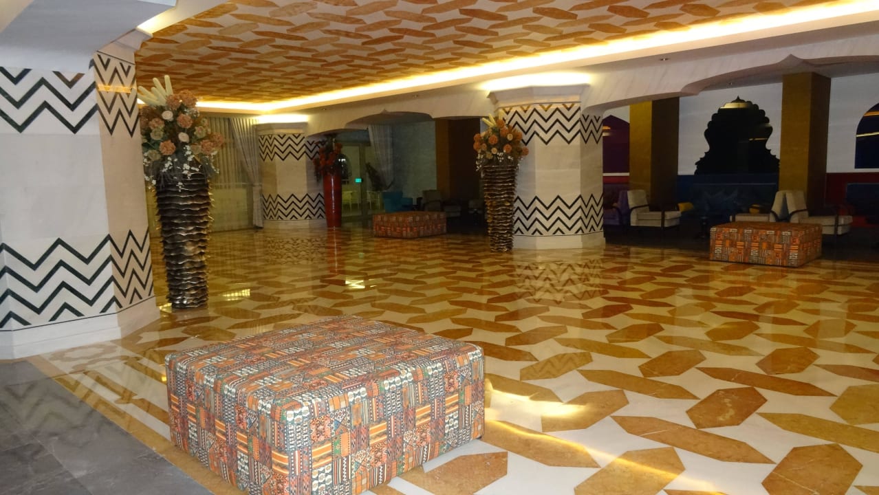 Lobby Royal Taj Mahal Hotel