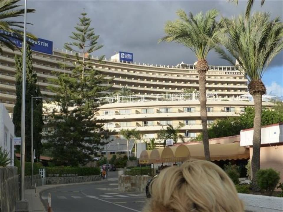 Anstieg zum Hotel Gloria Palace San Agustin Thalasso & Hotel