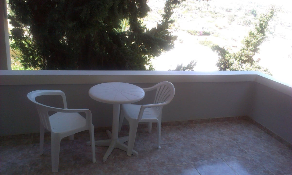 Großer Balkon im Zimmer Athina Palace Resort & Spa