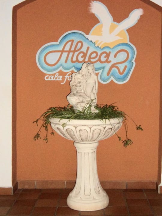 Eingang Hotel Aldea Cala Fornells 2