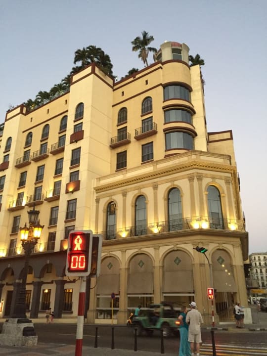 Außenansicht Hotel NH Parque Central Torre