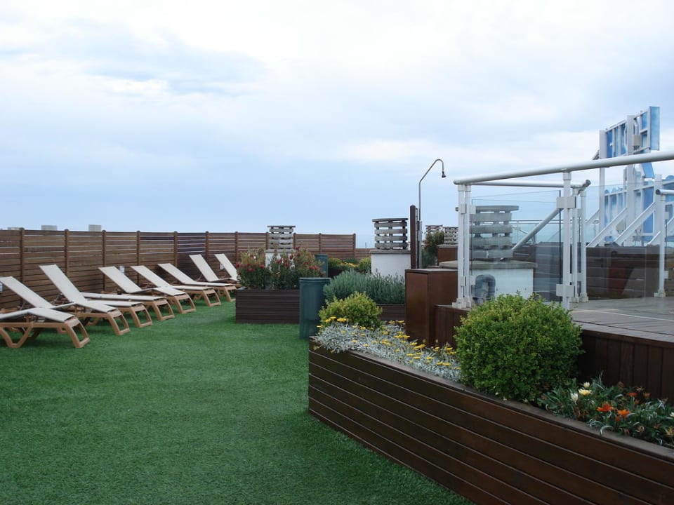 Dachterrasse mit Whirlpools Hotel GHT Maritim