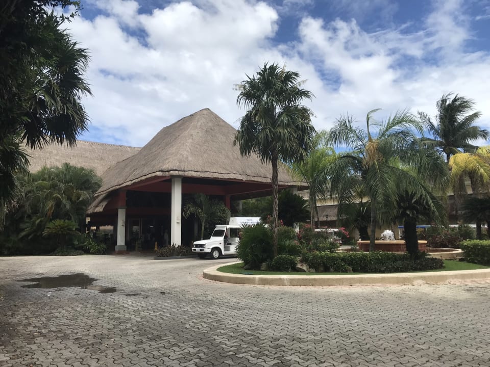 Außenansicht Grand Palladium Kantenah Resort & Spa