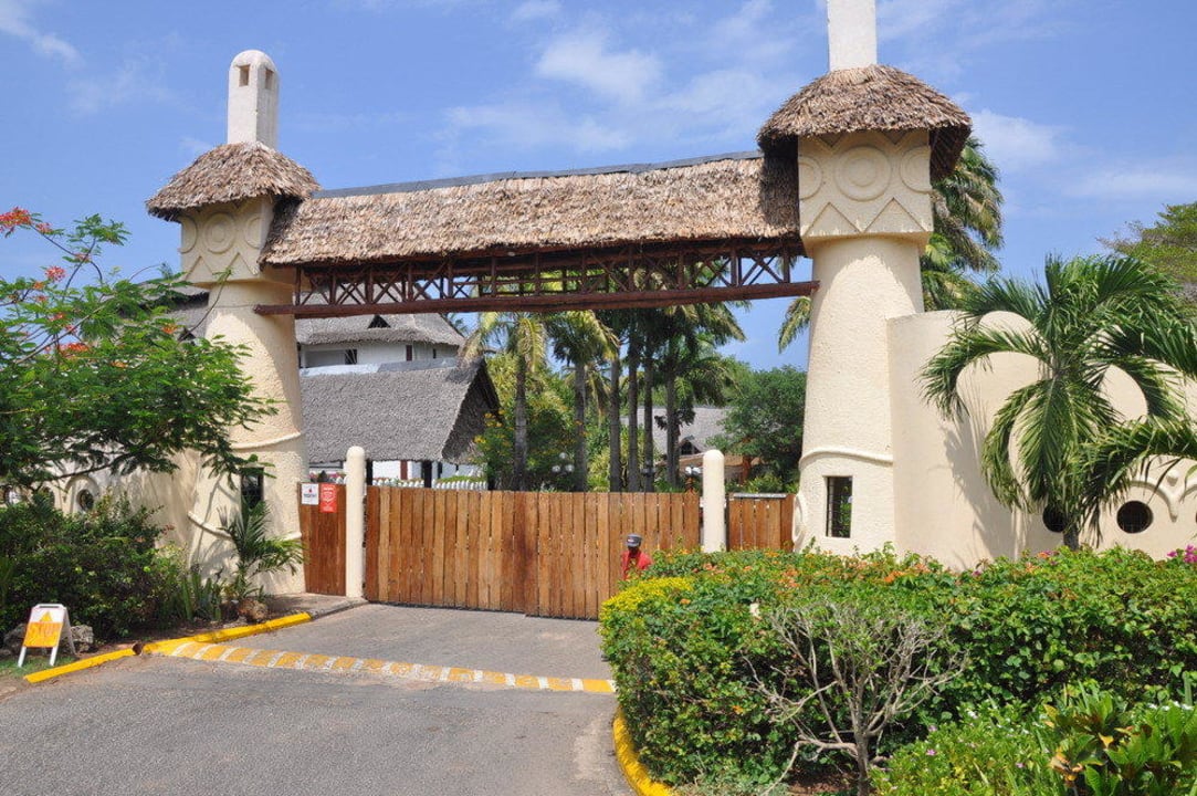 Wjazd główny Hotel Southern Palms Beach Resort