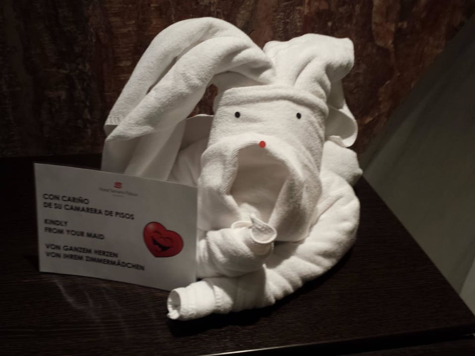 Handtuch-Hase im Bad Hotel Serrano Palace