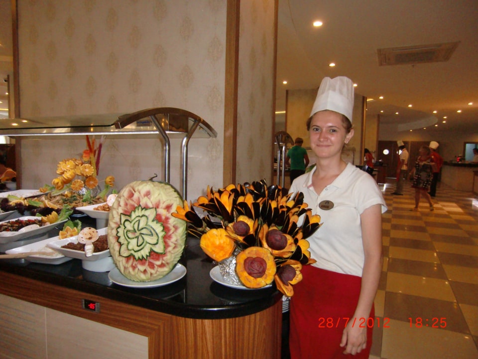 Küchenmädchen Annabella Diamond Hotel & Spa