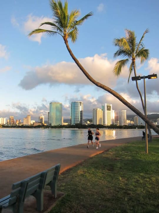 Waikiki Honolulu Ilikai gegenüber Ilikai Hotel & Luxury Suites