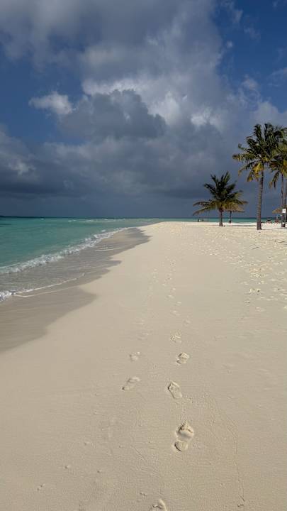 Strand Kuredu Island Resort & Spa