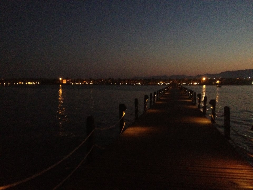 Abends am ellenlangen Steeg Stella Beach Resort & Spa Makadi Bay