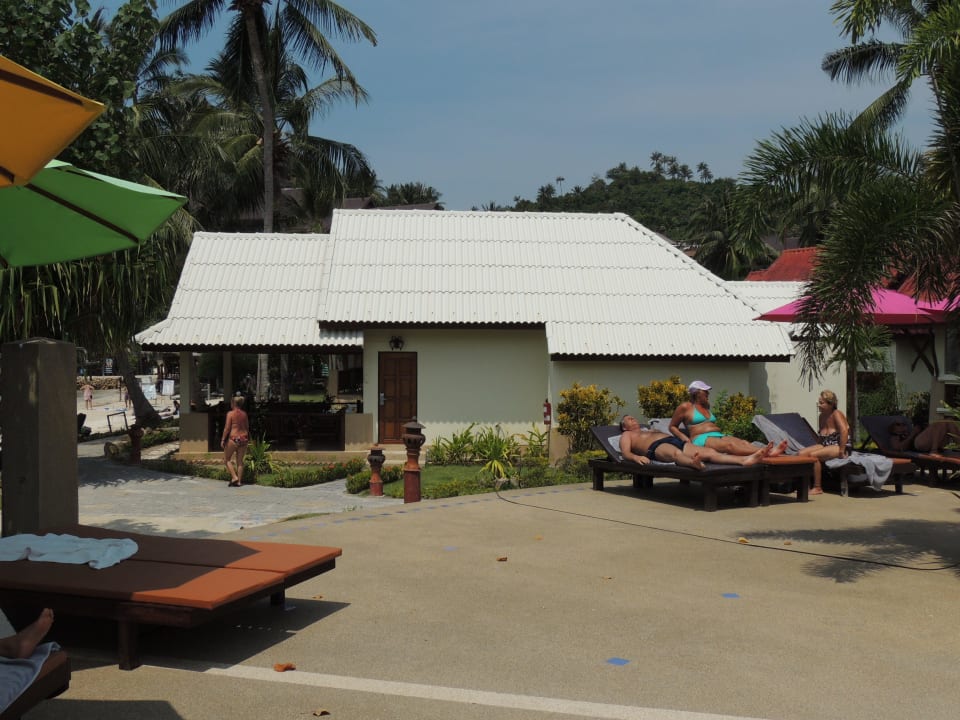 VIP Bungalow vom Pool aus Long Bay Resort Koh Phangan