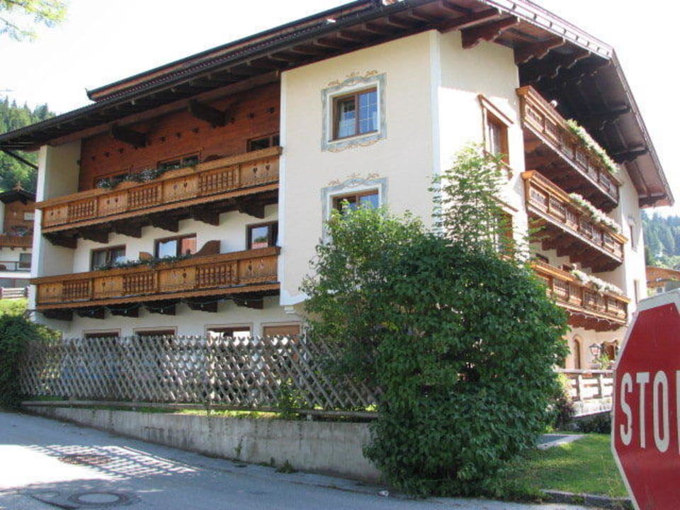 Seitliche Ansicht Hotel Klausenhof