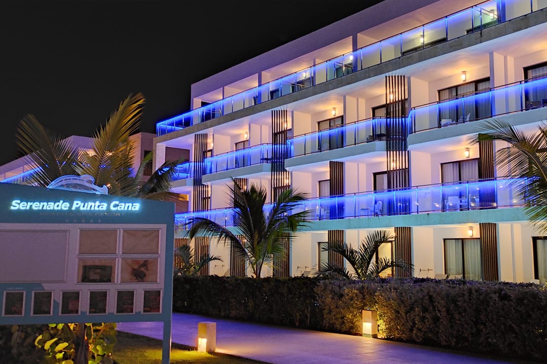 Außenansicht Serenade Punta Cana Beach & Spa resort