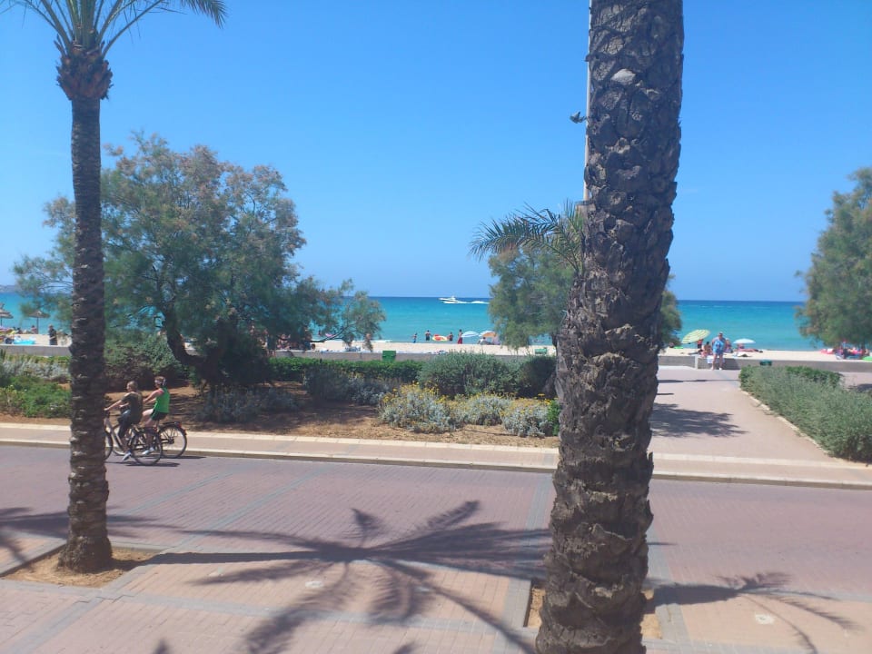 Straße zum Strand allsun Hotel Pil-lari Playa