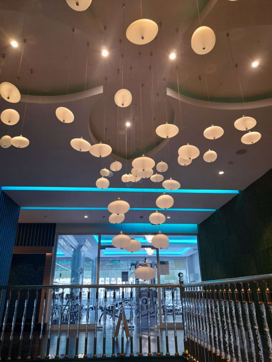 Sonstiges Azura Deluxe Resort & Spa Hotel