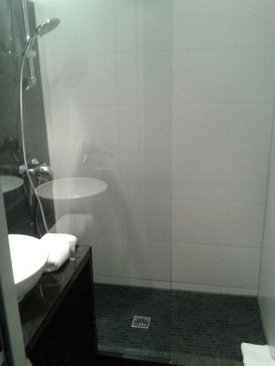 Badezimmer Motel One Hamburg-Altona