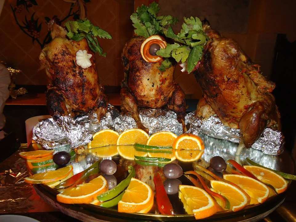 Aufgespießte Hähnchen  Pickalbatros Alf Leila Wa Leila Resort - Neverland Hurghada