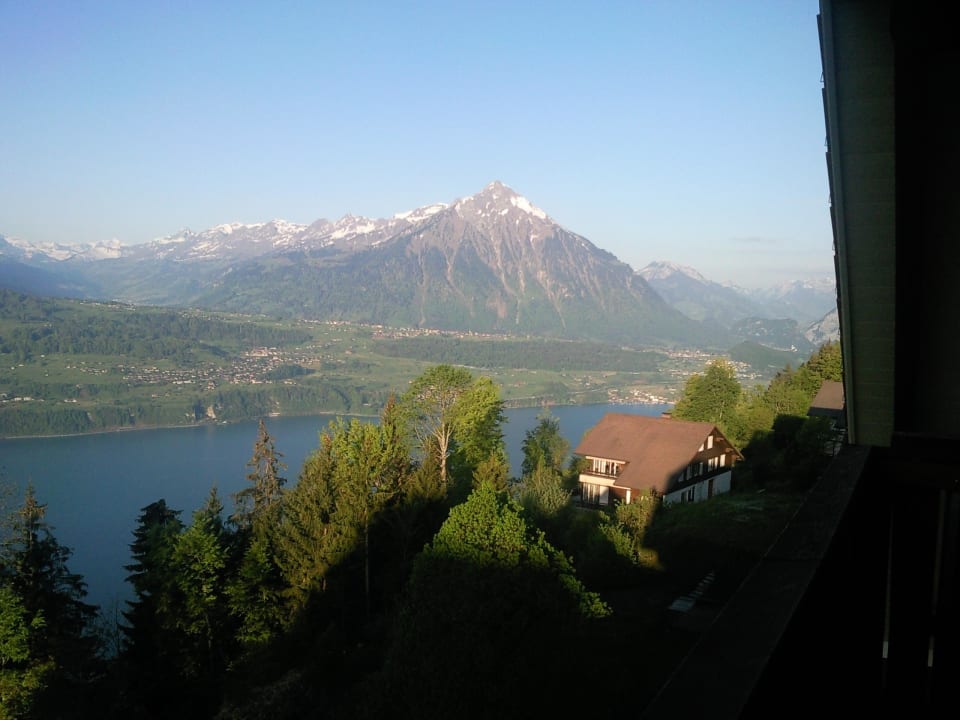 Aussicht auf den Thunersee Zeit & Traum  Hotel