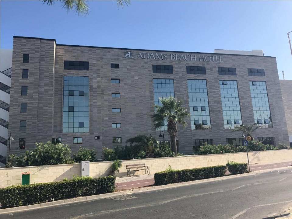 Außenansicht Adams Beach Hotel