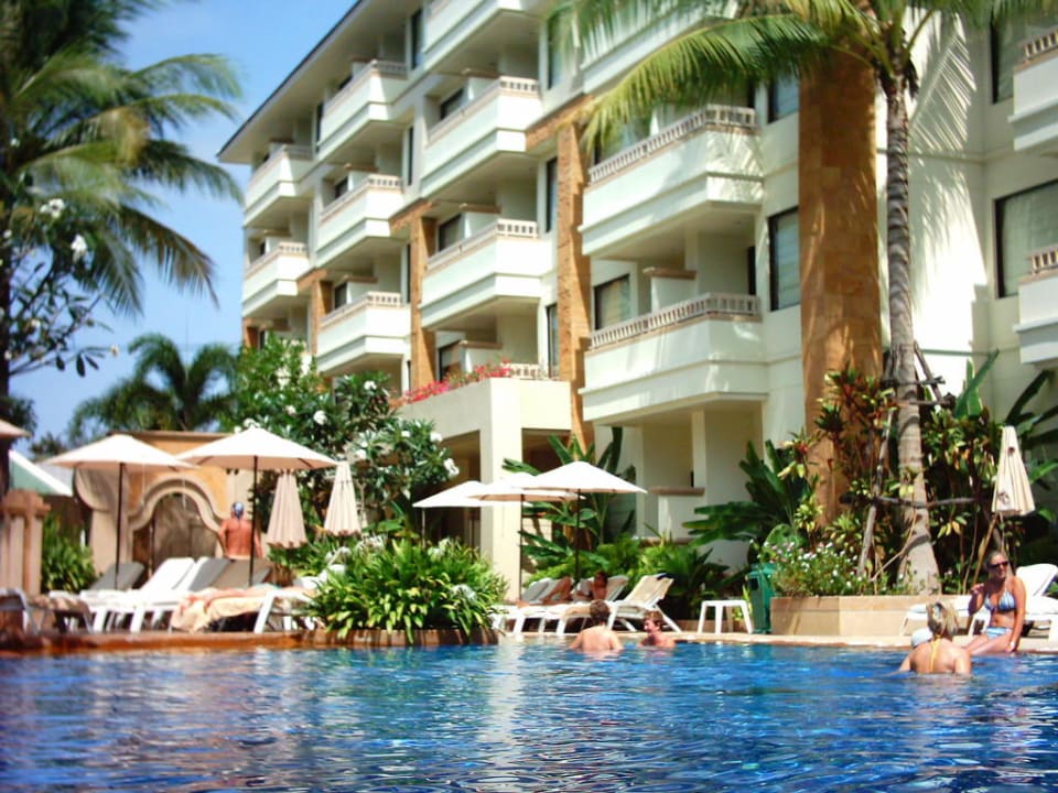 Blick zu den Zimmern Holiday Inn Resort Phuket