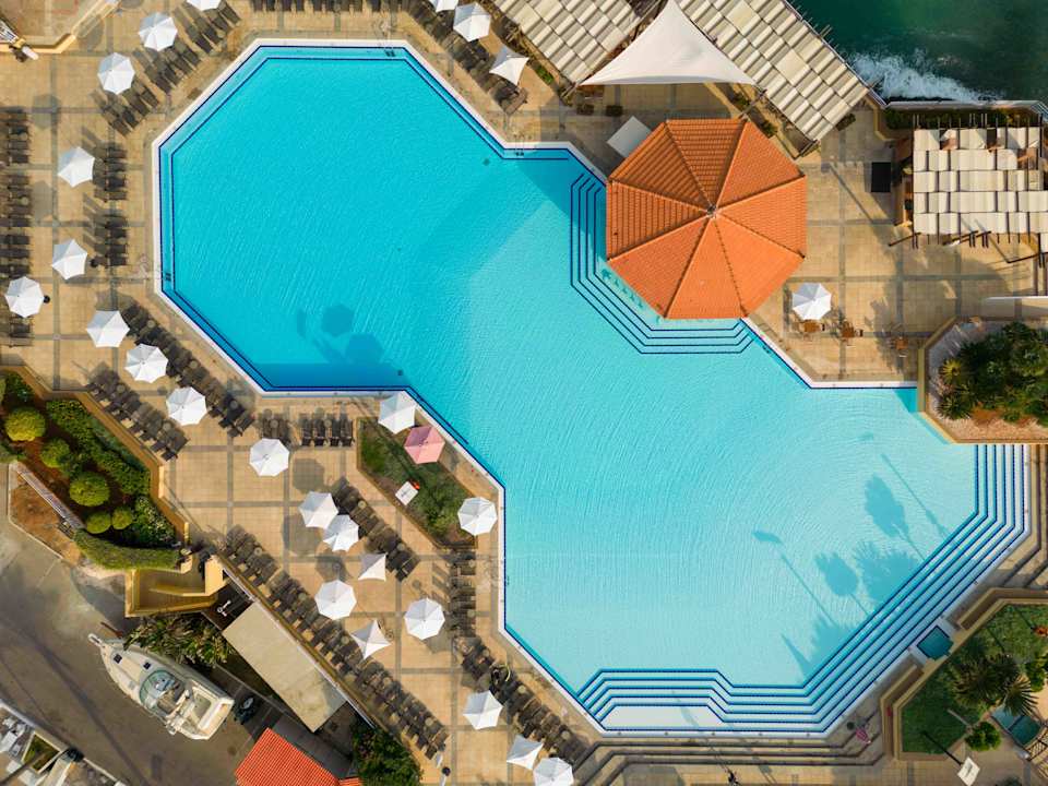 Pool Hotel Mövenpick Beirut