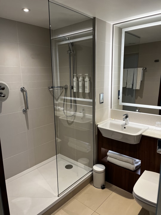 Zimmer Courtyard by Marriott London City Airport