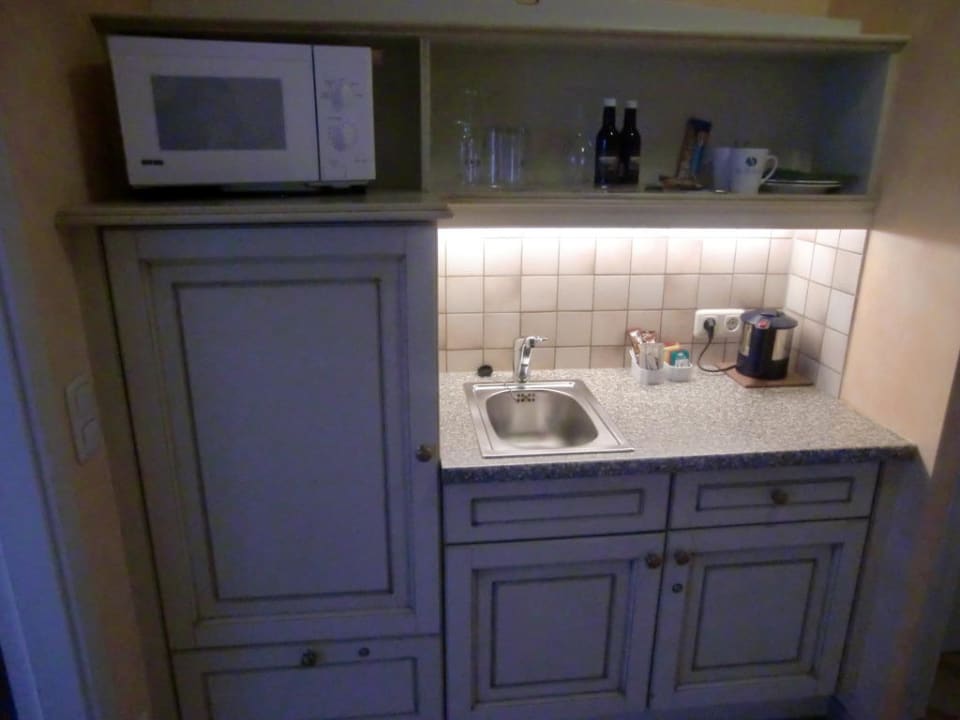 Kleine Küchenecke mit Minibar MASEVEN Stuttgart SI-Centrum