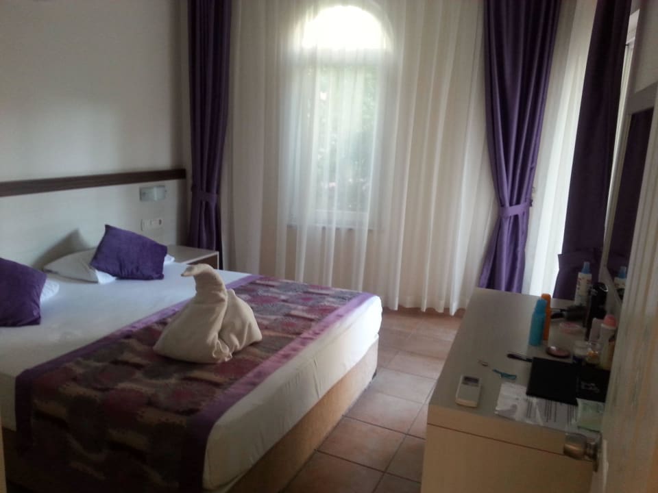 Doppelbett Zimmer  Hotel Sirma